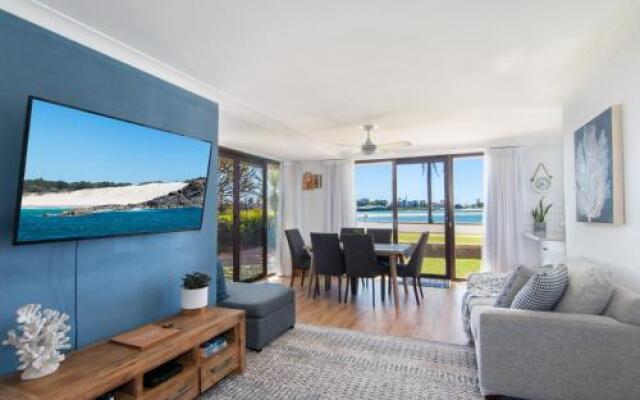 'Time and Tide' 1 - Ground Floor with Water Views