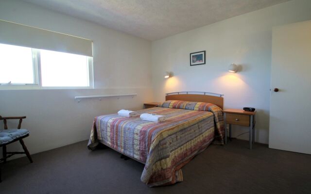 84 The Spit Holiday Apartments