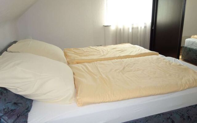 Tolstov-Hotels Large 3 Room Apartment