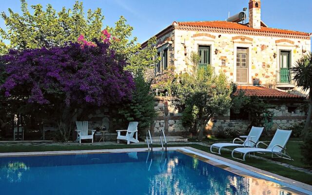 Alacati Zeytin Konak Hotel