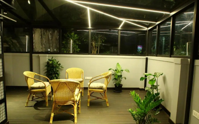 OYO 12459 SilverKey Gachibowli
