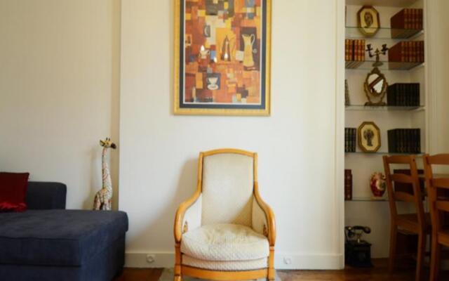 Center Pompidou Apartment