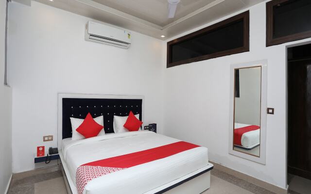 OYO Flagship 14945 Hotel UK-07
