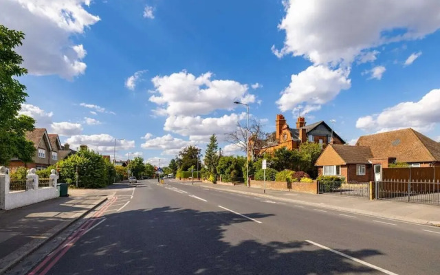 The Reading Wonder - Stunning 2bdr Flat With Parking
