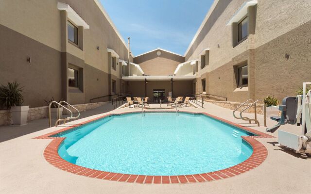 Country Inn & Suites by Radisson, Lackland AFB