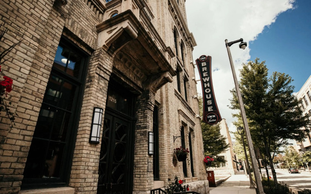 The Brewhouse Inn & Suites