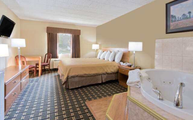 Days Inn by Wyndham Batavia Darien Lake Theme Park