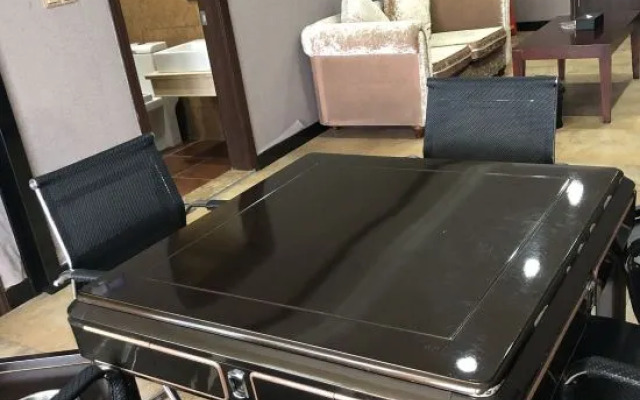 Linhai Phoenix Town Business Hotel