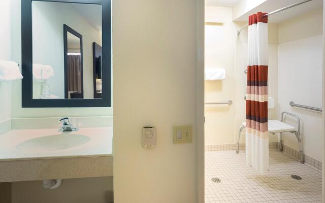 Red Roof Inn PLUS+ Wilmington - Newark