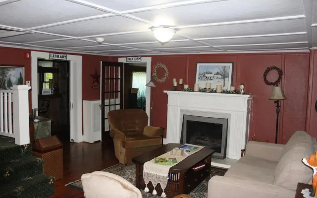 Fox Creek Inn LLC