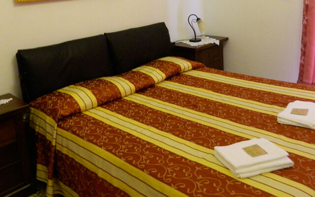 Crispi Rooms