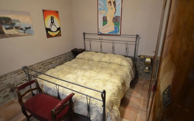 Cushy Apartment With Swimming Pool, Garden,fireplace,parking