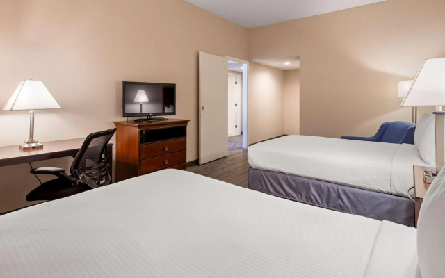 Capital Plaza Inn & Suites Harrisburg