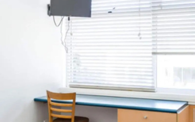 Barrys Beach Road Hotel