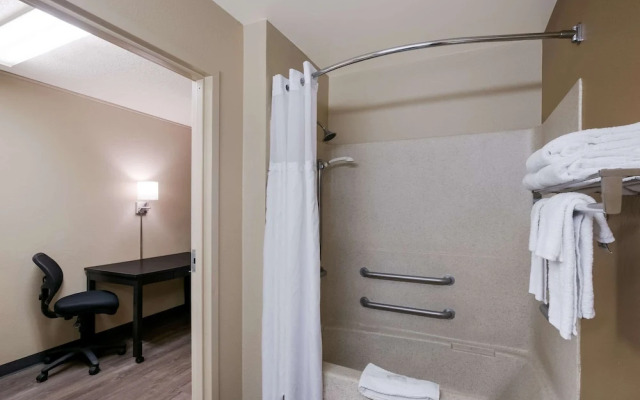 Mainstay Suites Knoxville - Cedar Bluff
