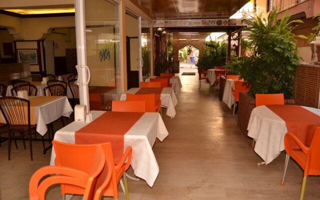 Maldives Apart Otel