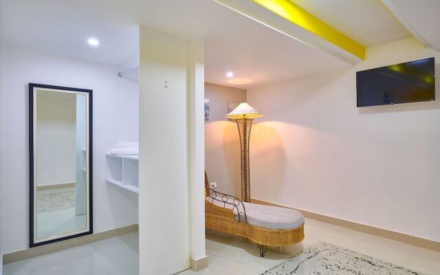 Room in Guest Room - Malecon Premium Plus