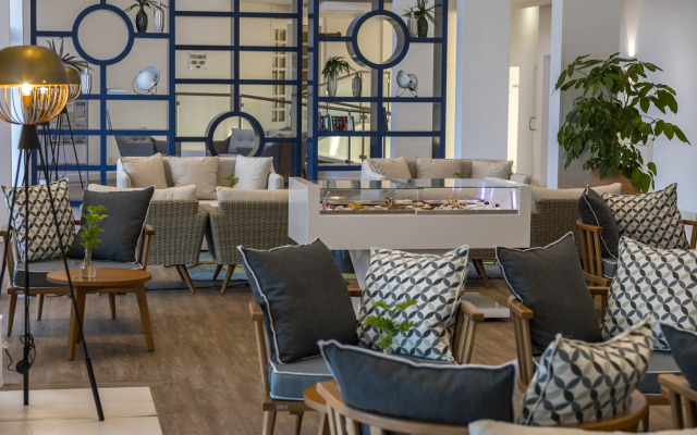 Leonardo Plaza Cypria Maris Beach Hotel & Spa