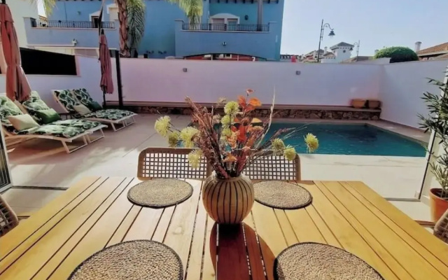 Stunning 2 bed Villa With Private Salt Water Pool