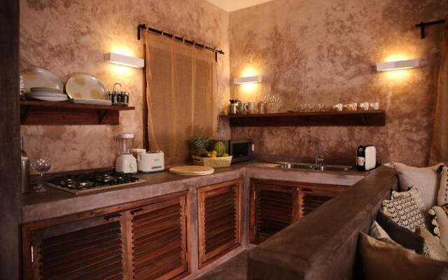 Joya' Beach Suites & Villa
