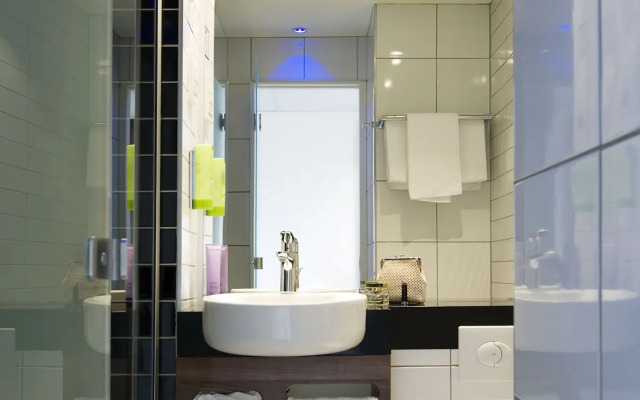 Holiday Inn Express Lille Centre by IHG