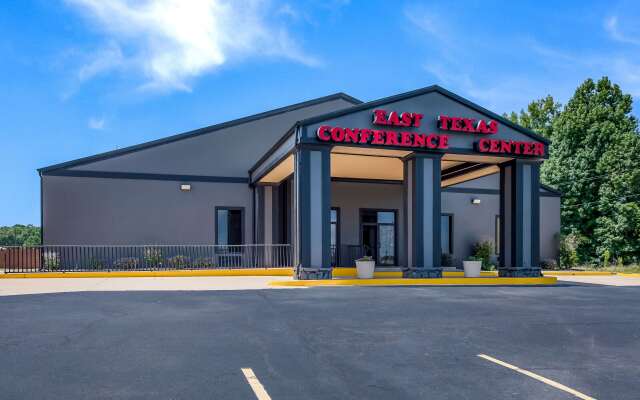 Clarion Pointe Marshall