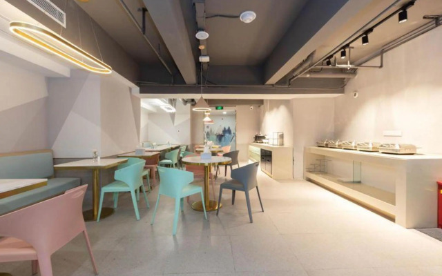 Xingcheng Hotel (Xi'an Daming Palace West Subway Station Hotelformerly Shenglong Square Branch)