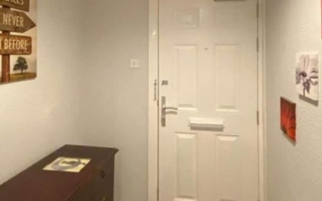 Room in Apartment - Normanton - Budget Double Room