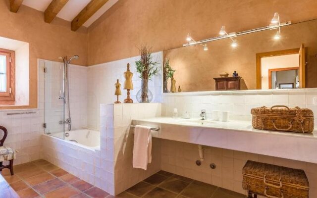 Residence by G Cas Comte