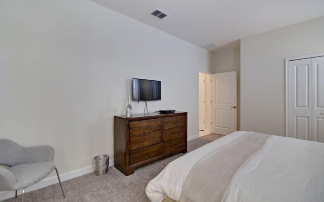 9BR 5BA ChampionsGate Pool Home