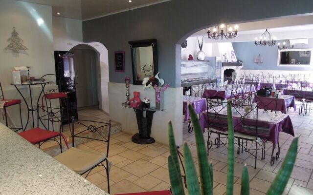 Hôtel- Restaurant-Bar L'Oasis