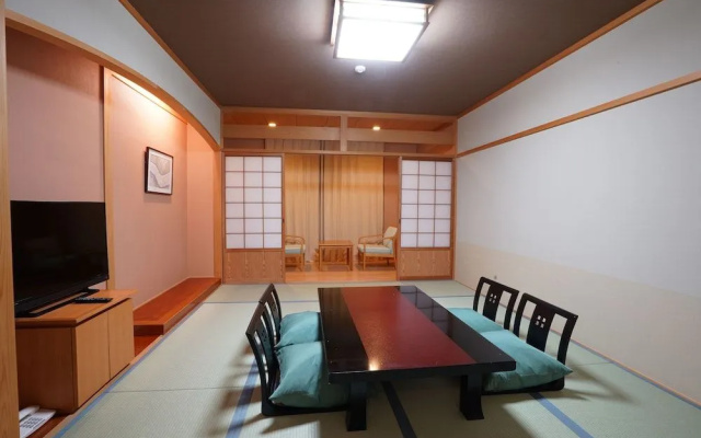 The Gran Resort Oumimaiko – Guest Rooms – Otsu