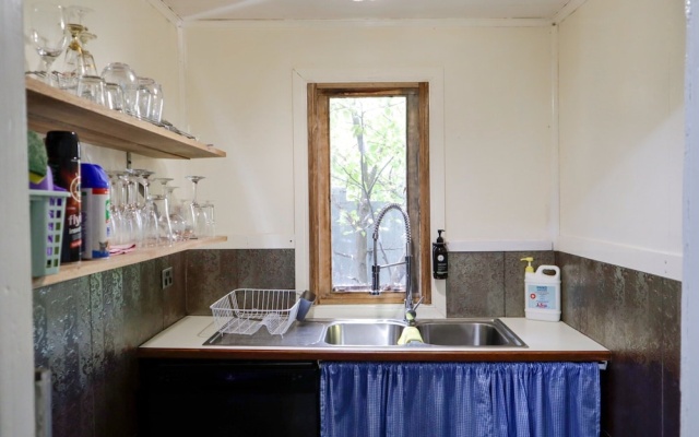 Spacious 4-bed Home in Central Tenterfield