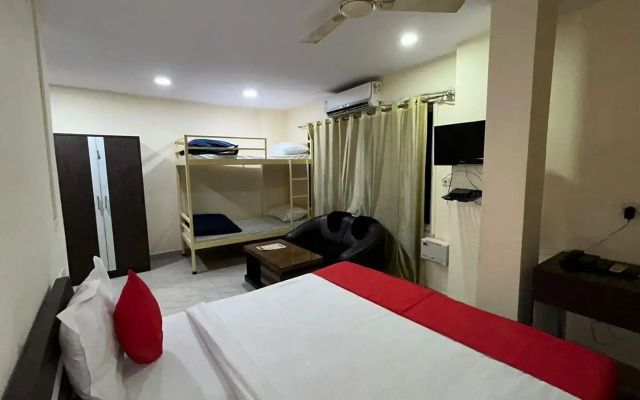 Hotel Sahu Near Kashi Vishwanath Temple Gate