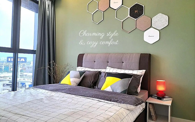 Modern Designer Suite at Continew, TRX KLCC View, Next to IKEA – Guest Rooms – Kuala Lumpur