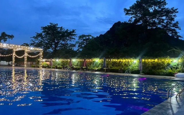 Van Xuan Royal Hotel