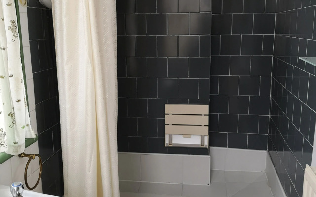 Chimneys Guest House