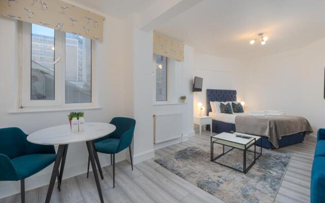 CAPITAL Apartment 4 Chelsea Cloisters