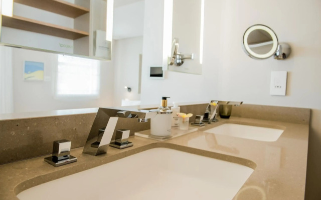 Compass House Boutique Hotel