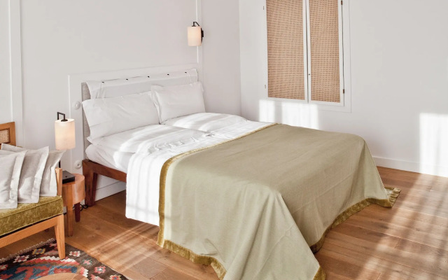 Louis Hotel