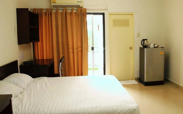 Phet Street Apartment