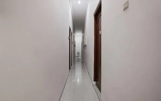 Artha Ambarukmo Exclusive by OYO Rooms