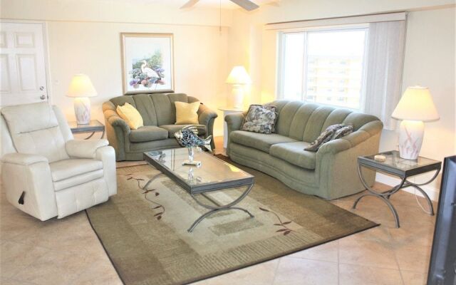 Jamaica Royale - 705 - 2 Br Condo
