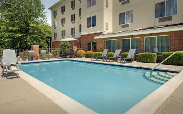 Fairfield Inn & Suites by Marriott Roanoke Hollins/I-81