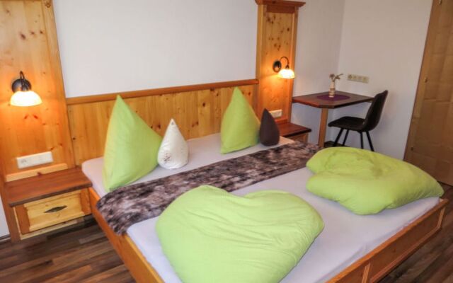 Sesselebenerhof 12821