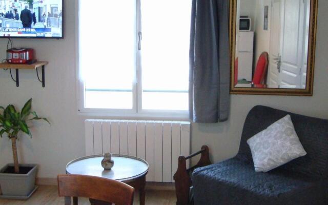 Gîte Montreuil-le-Henri, 2 pièces, 2 personnes - FR-1-410-225