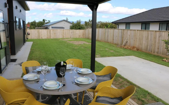 Sun and Sea Sanctuary - Whitianga Holiday Home