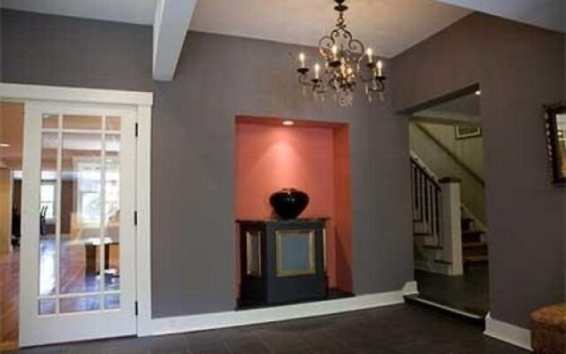 Woodbound Inn