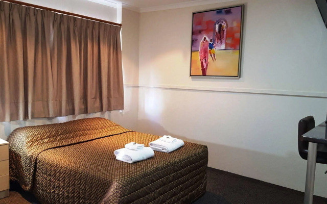 The Commercial Hotel Motel