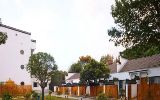 Weiduo Bieyuan Hostel